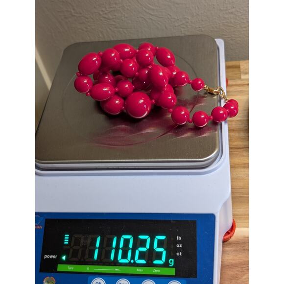 Signed OLCI 28" Long Heavy Lucite Deep Hot Pink Graduated Beaded Necklace - Picture 7 of 8